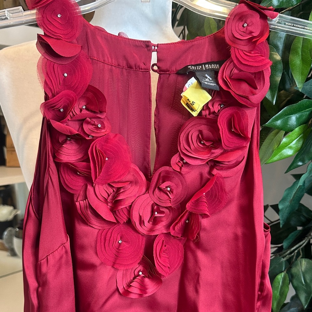White House Black Market Crimson Floral Rhinestone Studded Top, M - Picture 3 of 12